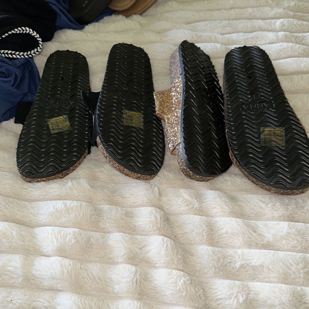 Two pairs size 7 sandal never worn - Picture 4 of 4